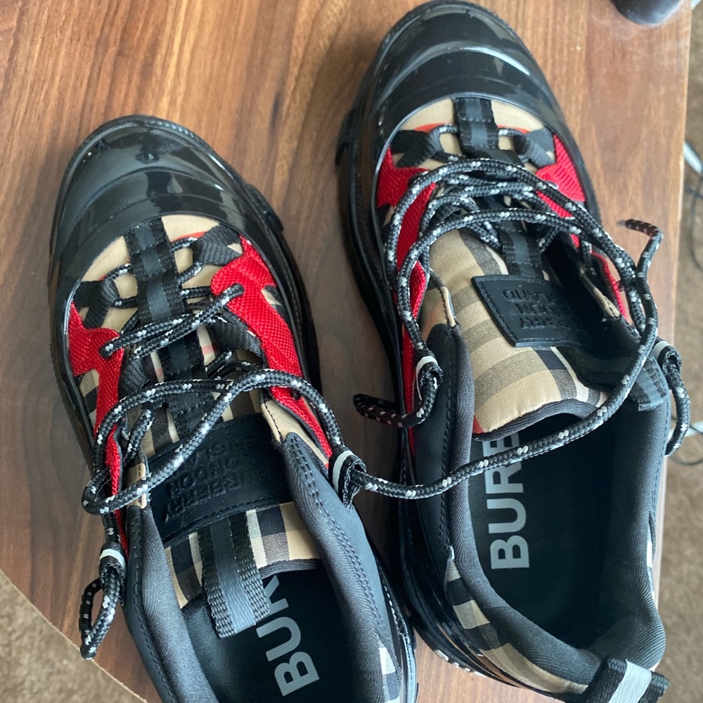 Burberry shoes